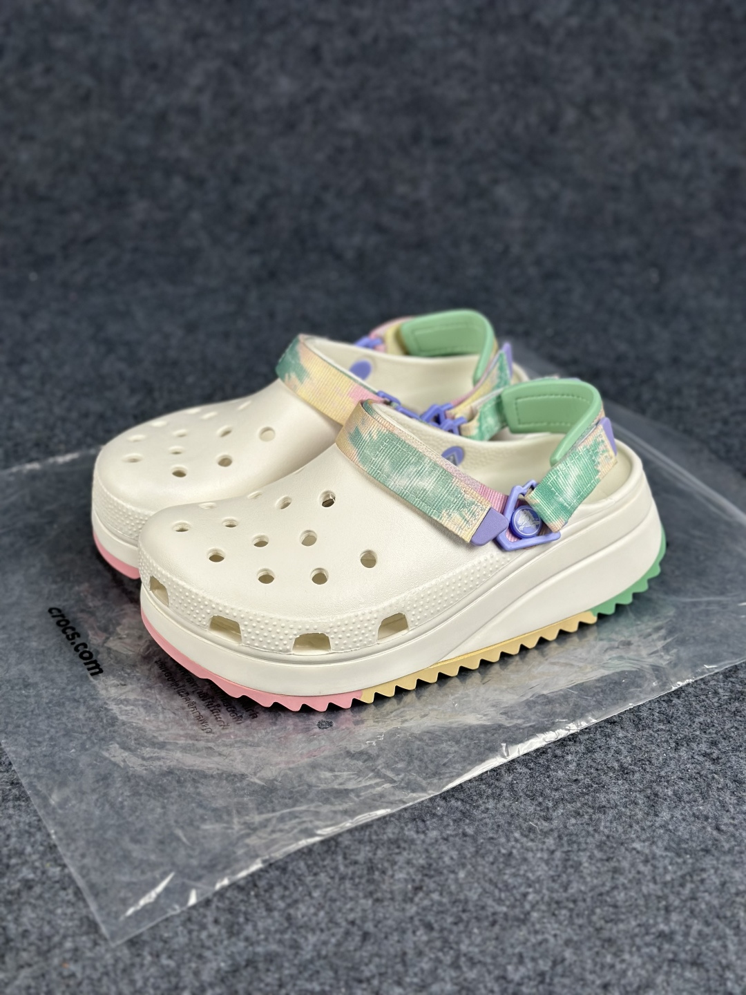 默认软包 鞋盒+5 Crocs 经典酷走厚底洞洞鞋(彩底扎染款)-Top High Quatity Cheap Sneakers Fashion Clothing Clothes Bags handbags Shoes of all Brand wholesale With The best Quality And Beautiful Price from China Factory Chinese suppliers wholesaler seller 默认软包 鞋盒+5 Crocs 经典酷走厚底洞洞鞋(彩底扎染款)
