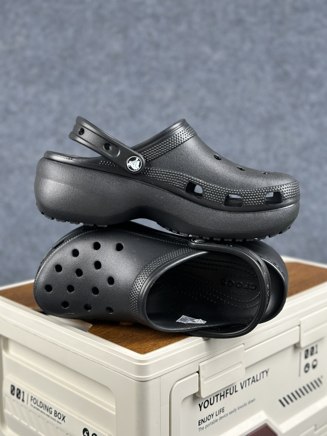 Crocs卡骆驰 Classic PlatfoClCroslite树脂 云朵 沙滩 厚底增高 透气克骆格时尚休闲 洞洞鞋 4.1cm 女款 206750-001-Top High Quatity Cheap Sneakers Fashion Clothing Clothes Bags handbags Shoes of all Brand wholesale With The best Quality And Beautiful Price from China Factory Chinese suppliers wholesaler seller Crocs卡骆驰 Classic PlatfoClCroslite树脂 云朵 沙滩 厚底增高 透气克骆格时尚休闲 洞洞鞋 4.1cm 女款 206750-001