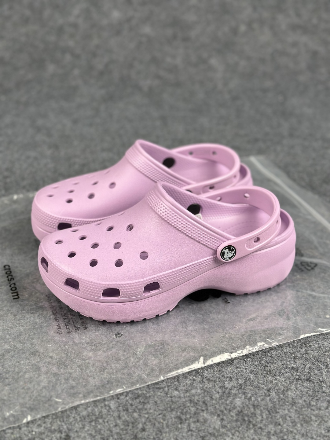 Crocs卡骆驰 Classic PlatfoClCroslite树脂 云朵 沙滩 厚底增高 透气克骆格时尚休闲 洞洞鞋-Top High Quatity Cheap Sneakers Fashion Clothing Clothes Bags handbags Shoes of all Brand wholesale With The best Quality And Beautiful Price from China Factory Chinese suppliers wholesaler seller Crocs卡骆驰 Classic PlatfoClCroslite树脂 云朵 沙滩 厚底增高 透气克骆格时尚休闲 洞洞鞋