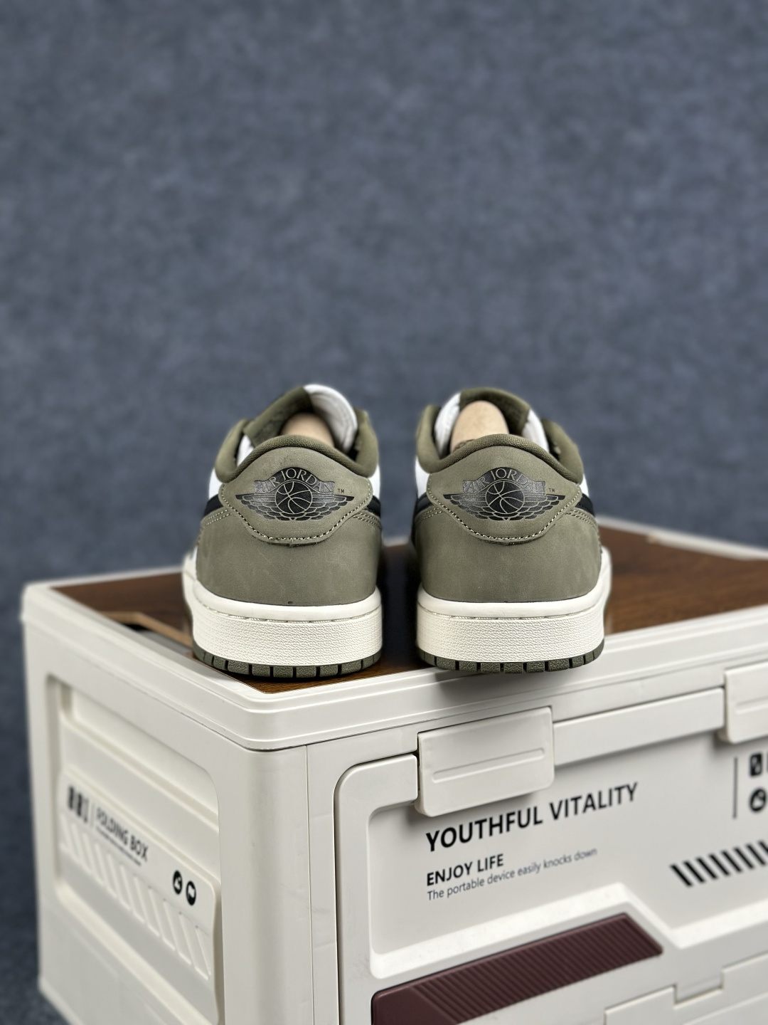 AJ1Low低帮OG系列 小倒钩磨砂皮橄榄绿 白绿 Jordan Air Jordan 1 RETRO LOW HQ6998-200-Top High Quatity Cheap Sneakers Fashion Clothing Clothes Bags handbags Shoes of all Brand wholesale With The best Quality And Beautiful Price from China Factory Chinese suppliers wholesaler seller AJ1Low低帮OG系列 小倒钩磨砂皮橄榄绿 白绿 Jordan Air Jordan 1 RETRO LOW HQ6998-200