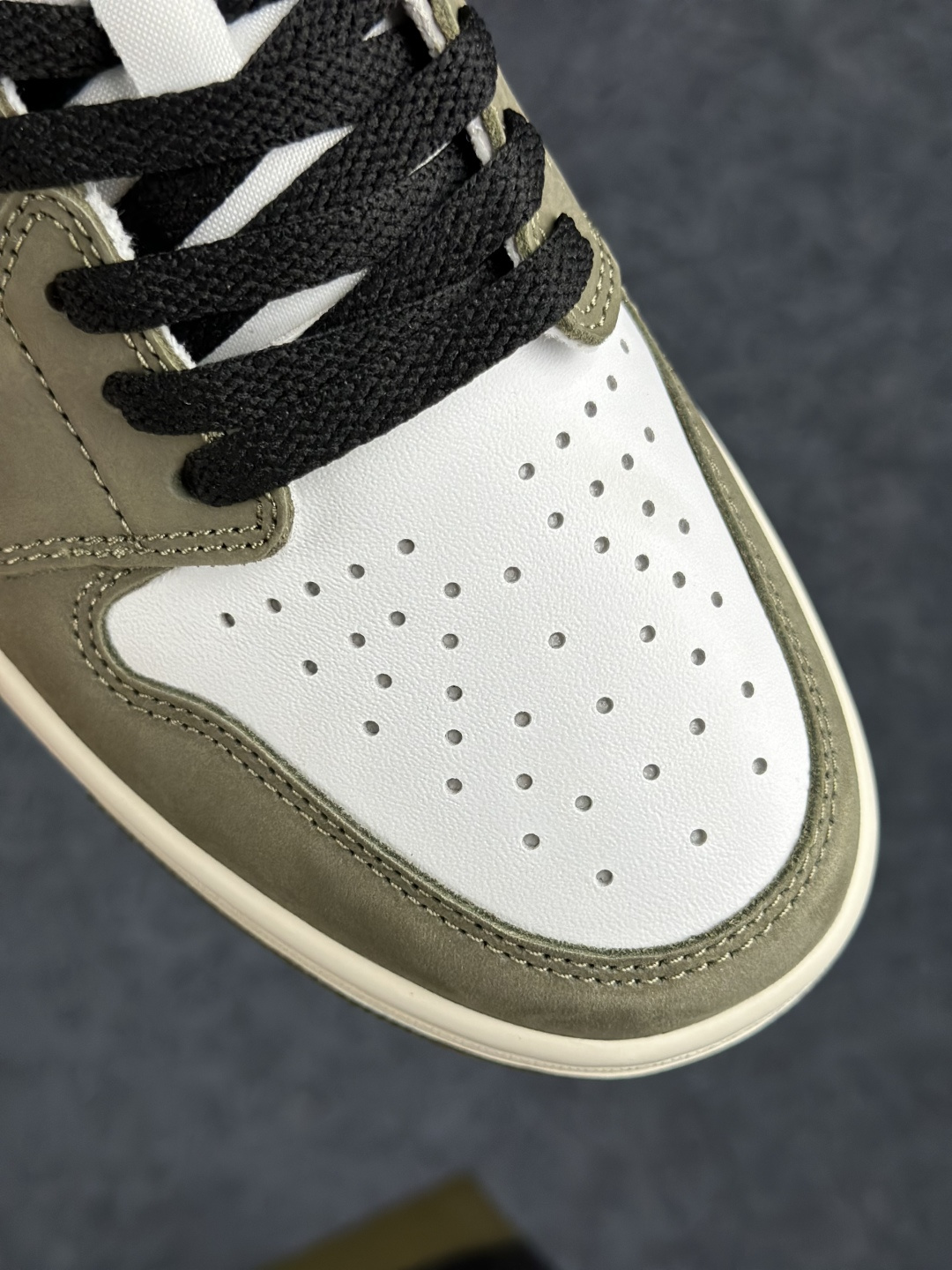 AJ1Low低帮OG系列 小倒钩磨砂皮橄榄绿 白绿 Jordan Air Jordan 1 RETRO LOW HQ6998-200-Top High Quatity Cheap Sneakers Fashion Clothing Clothes Bags handbags Shoes of all Brand wholesale With The best Quality And Beautiful Price from China Factory Chinese suppliers wholesaler seller AJ1Low低帮OG系列 小倒钩磨砂皮橄榄绿 白绿 Jordan Air Jordan 1 RETRO LOW HQ6998-200