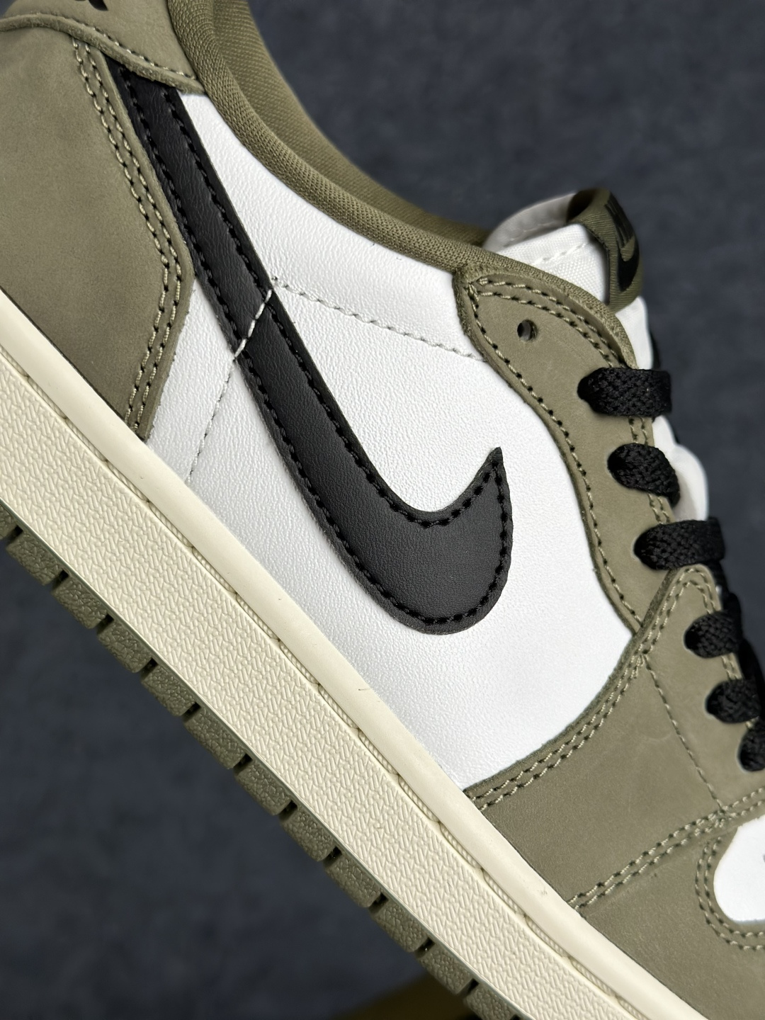 AJ1Low低帮OG系列 小倒钩磨砂皮橄榄绿 白绿 Jordan Air Jordan 1 RETRO LOW HQ6998-200-Top High Quatity Cheap Sneakers Fashion Clothing Clothes Bags handbags Shoes of all Brand wholesale With The best Quality And Beautiful Price from China Factory Chinese suppliers wholesaler seller AJ1Low低帮OG系列 小倒钩磨砂皮橄榄绿 白绿 Jordan Air Jordan 1 RETRO LOW HQ6998-200