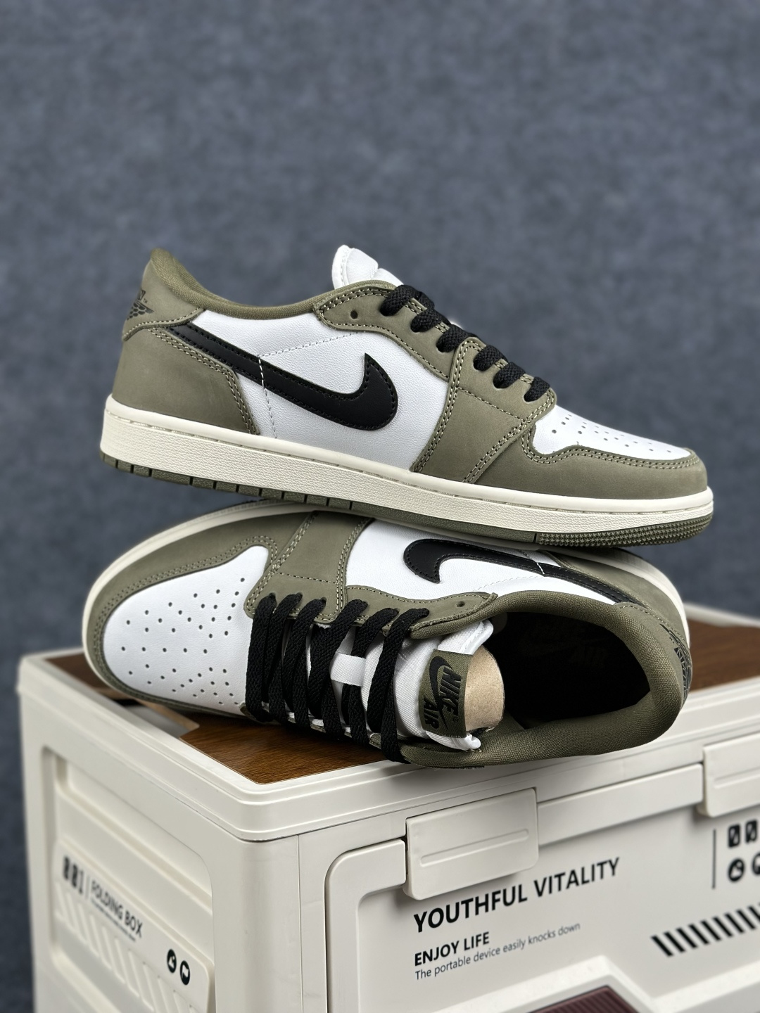 AJ1Low低帮OG系列 小倒钩磨砂皮橄榄绿 白绿 Jordan Air Jordan 1 RETRO LOW HQ6998-200-Top High Quatity Cheap Sneakers Fashion Clothing Clothes Bags handbags Shoes of all Brand wholesale With The best Quality And Beautiful Price from China Factory Chinese suppliers wholesaler seller AJ1Low低帮OG系列 小倒钩磨砂皮橄榄绿 白绿 Jordan Air Jordan 1 RETRO LOW HQ6998-200