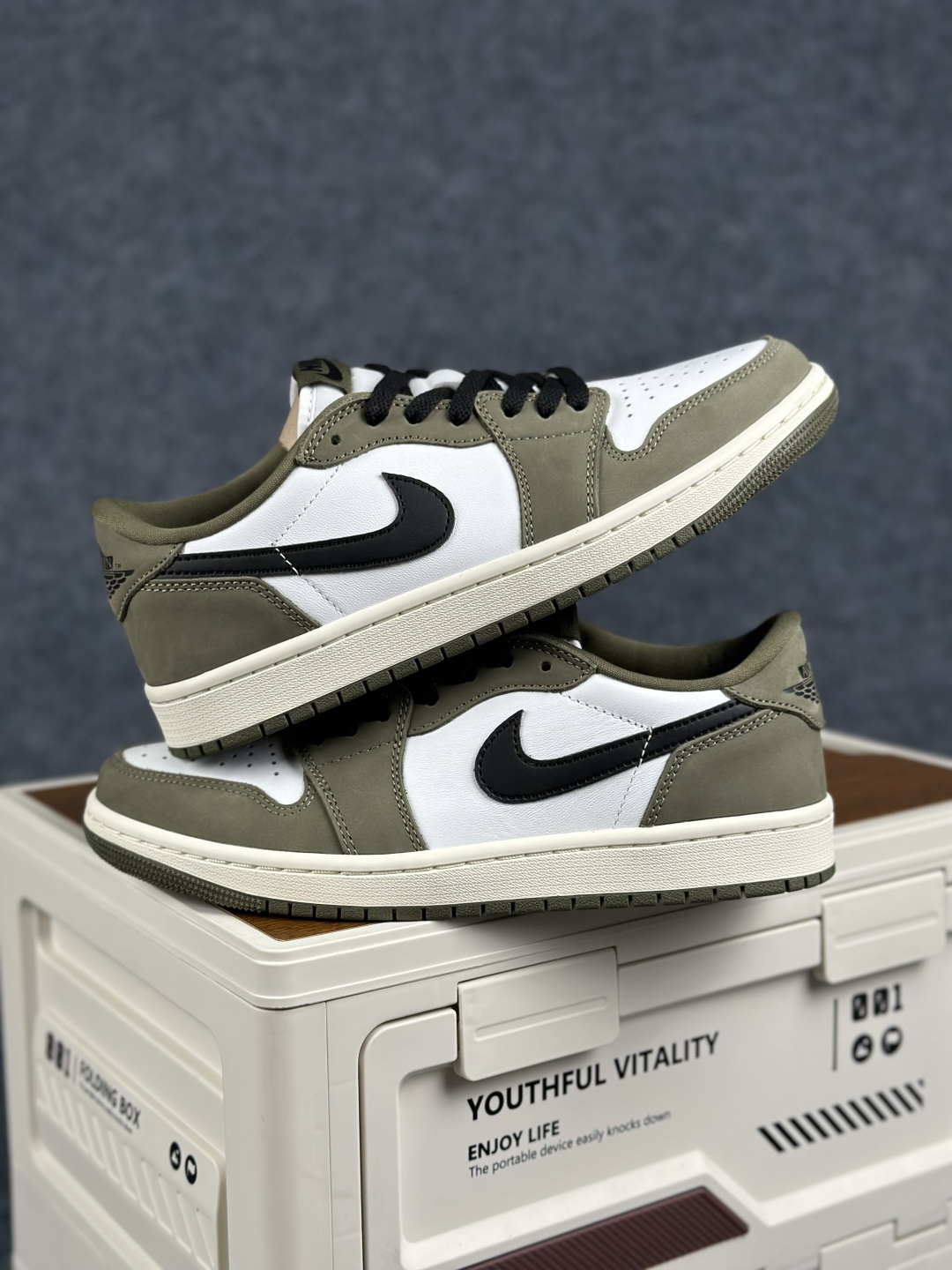 AJ1Low低帮OG系列 小倒钩磨砂皮橄榄绿 白绿 Jordan Air Jordan 1 RETRO LOW HQ6998-200-Top High Quatity Cheap Sneakers Fashion Clothing Clothes Bags handbags Shoes of all Brand wholesale With The best Quality And Beautiful Price from China Factory Chinese suppliers wholesaler seller AJ1Low低帮OG系列 小倒钩磨砂皮橄榄绿 白绿 Jordan Air Jordan 1 RETRO LOW HQ6998-200