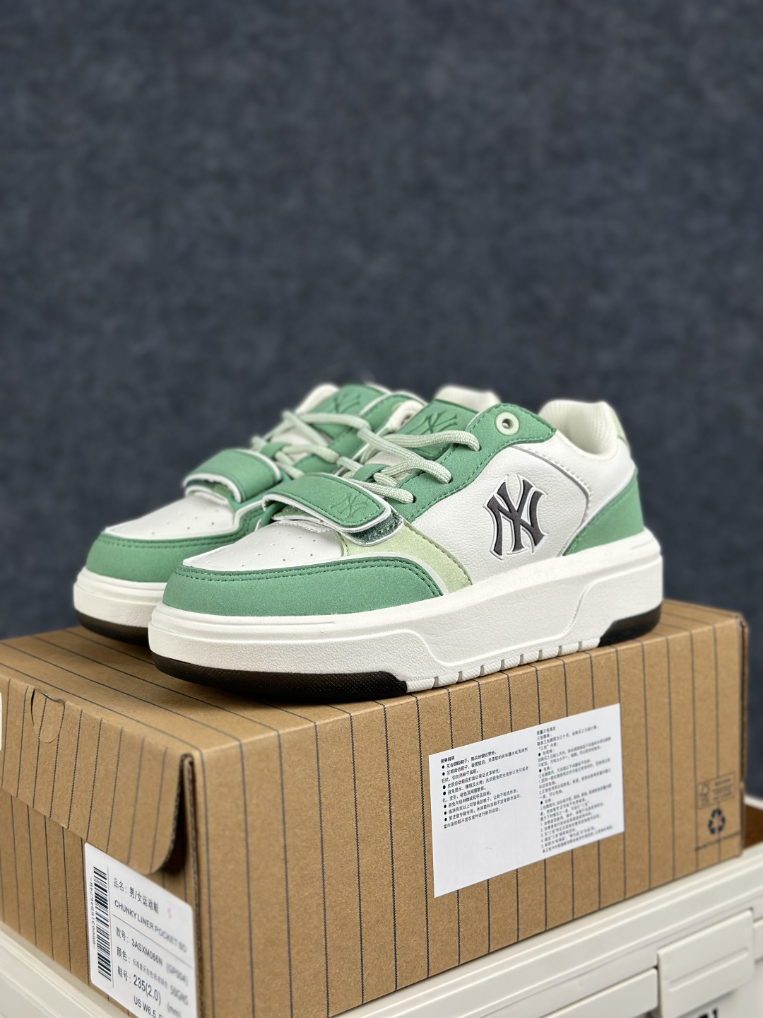 MLB CHUNKY LINER FRESH 纽约洋基队 时尚拼接撞色 立体LO厚底复古 舒适百搭学长鞋 3ASXMO86N-50GNS(GP004) 标准白绿色-Top High Quatity Cheap Sneakers Fashion Clothing Clothes Bags handbags Shoes of all Brand wholesale With The best Quality And Beautiful Price from China Factory Chinese suppliers wholesaler seller MLB CHUNKY LINER FRESH 纽约洋基队 时尚拼接撞色 立体LO厚底复古 舒适百搭学长鞋 3ASXMO86N-50GNS(GP004) 标准白绿色
