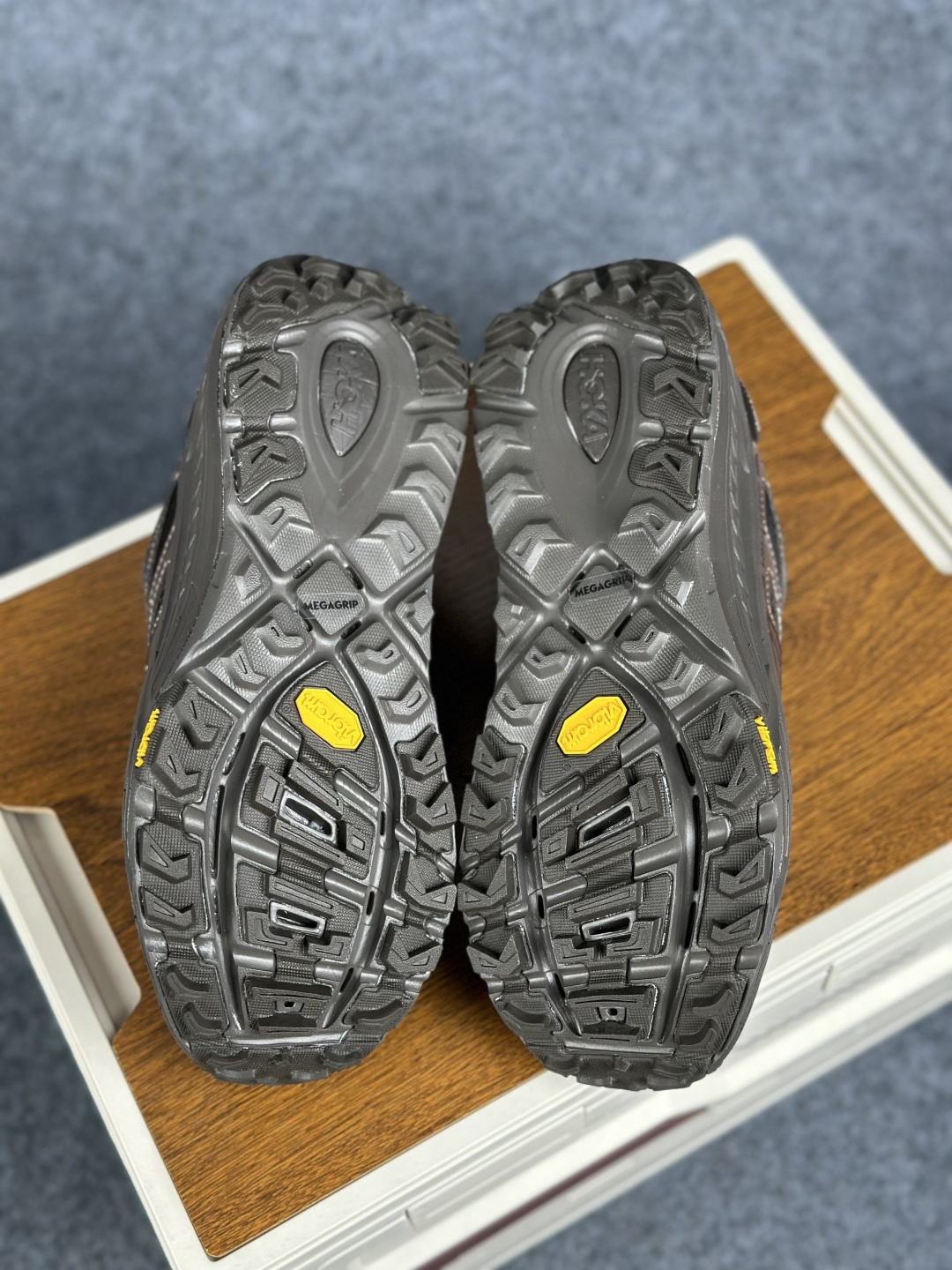 Hoka One One Mafate Speed 2 TS 玛法特低帮厚底轻量户外运动鞋 1171891/BBNB-Top High Quatity Cheap Sneakers Fashion Clothing Clothes Bags handbags Shoes of all Brand wholesale With The best Quality And Beautiful Price from China Factory Chinese suppliers wholesaler seller Hoka One One Mafate Speed 2 TS 玛法特低帮厚底轻量户外运动鞋 1171891/BBNB