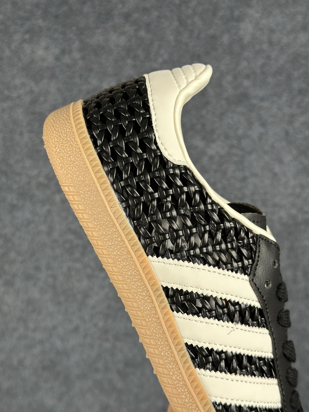 HZ版Adidas Originals Samba 阿迪达斯三叶草 桑巴舞系列绅士德训足球风百搭低帮休闲运动板鞋 HQ9282-Top High Quatity Cheap Sneakers Fashion Clothing Clothes Bags handbags Shoes of all Brand wholesale With The best Quality And Beautiful Price from China Factory Chinese suppliers wholesaler seller HZ版Adidas Originals Samba 阿迪达斯三叶草 桑巴舞系列绅士德训足球风百搭低帮休闲运动板鞋 HQ9282