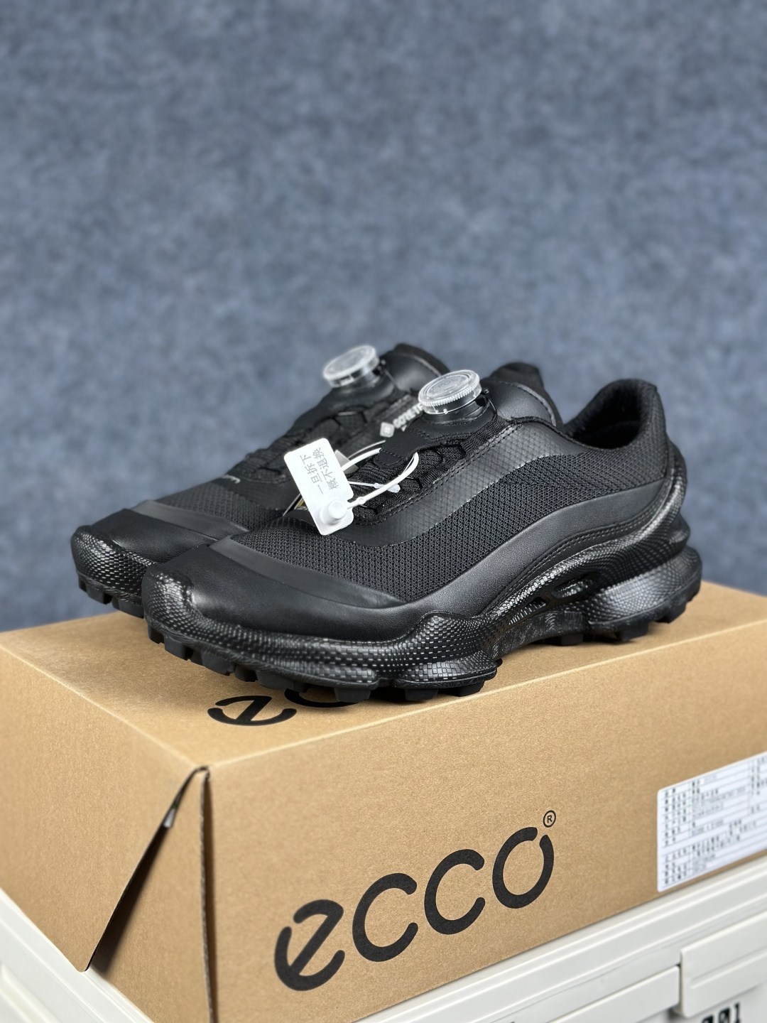 ECCO爱步男士休闲运动鞋 缓震透气跑步鞋 BIOM2.0系列新款 803664 ECCO爱步男士休闲运动鞋 缓震透气跑步鞋 BIOM2.0系列新款 803664