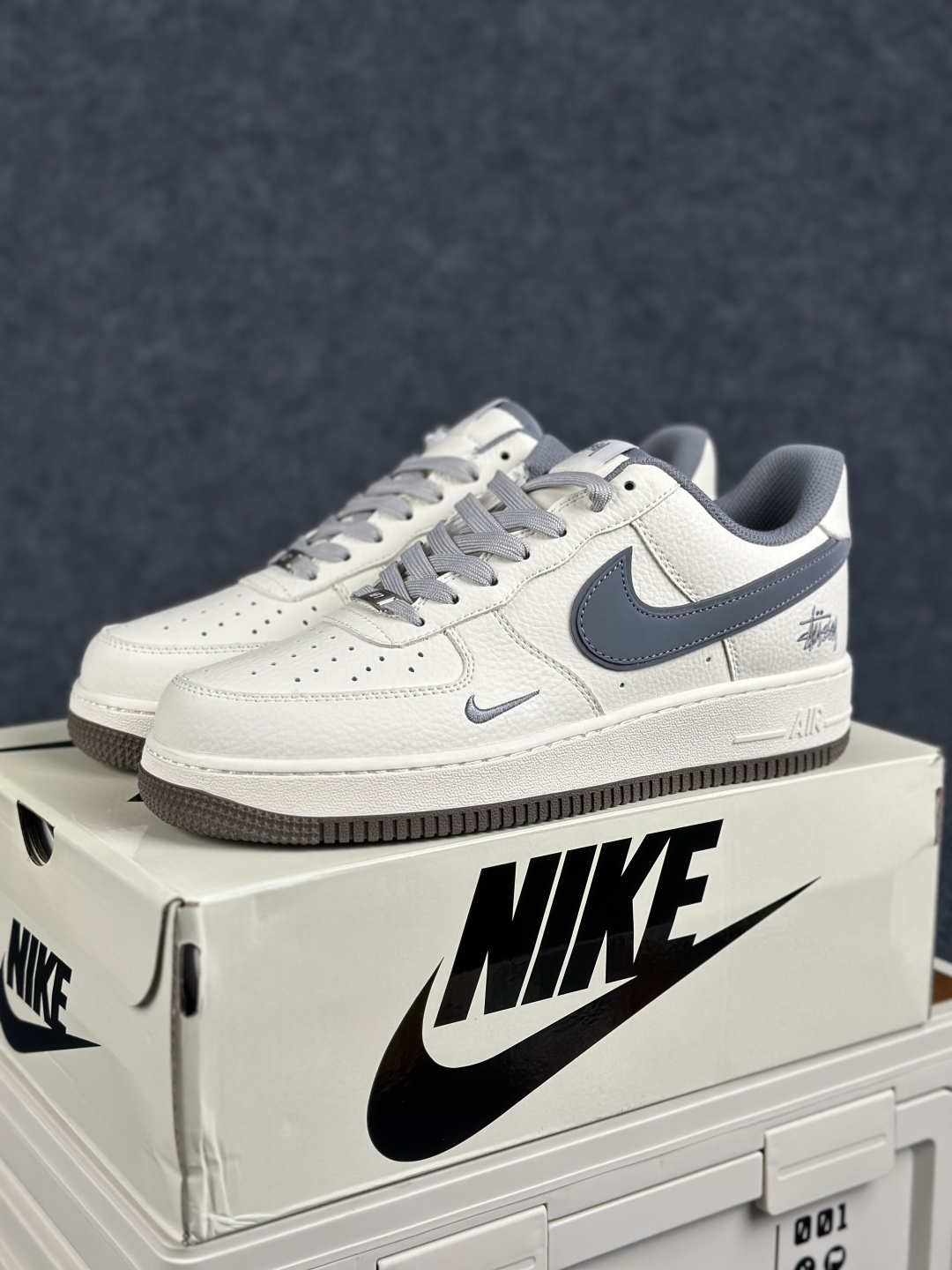 Nike Air Force 1'07 Low 联名款 空军一号低帮休闲板鞋 MM3399-827