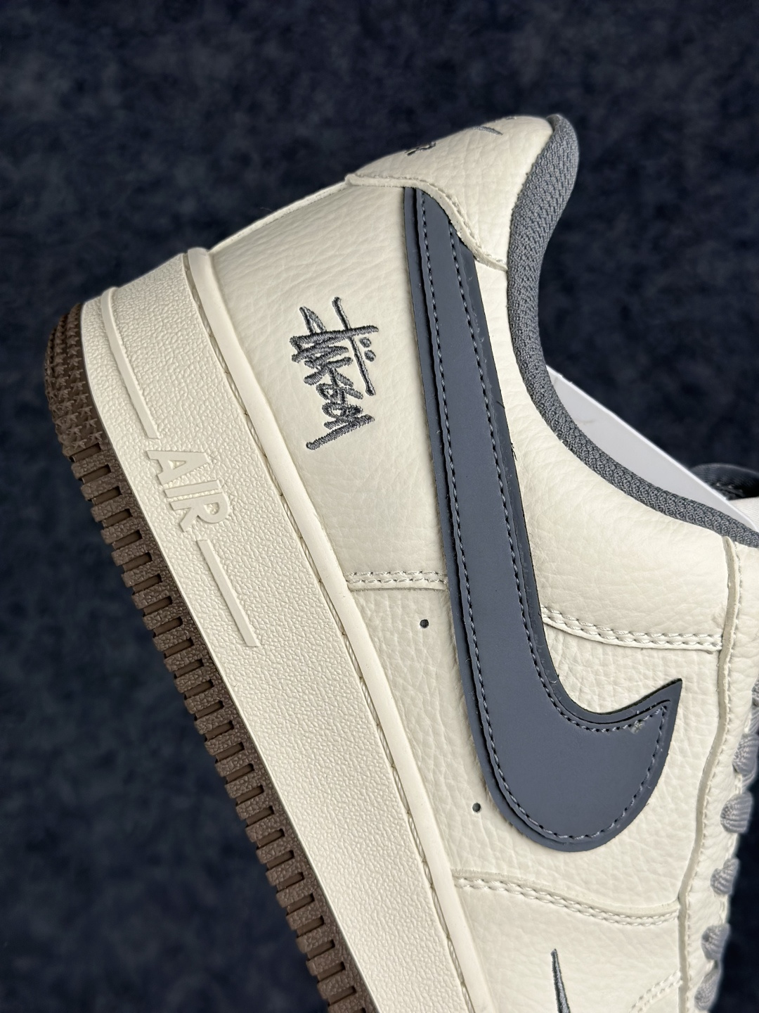 Nike Air Force 1'07 Low 联名款 空军一号低帮休闲板鞋 MM3399-827