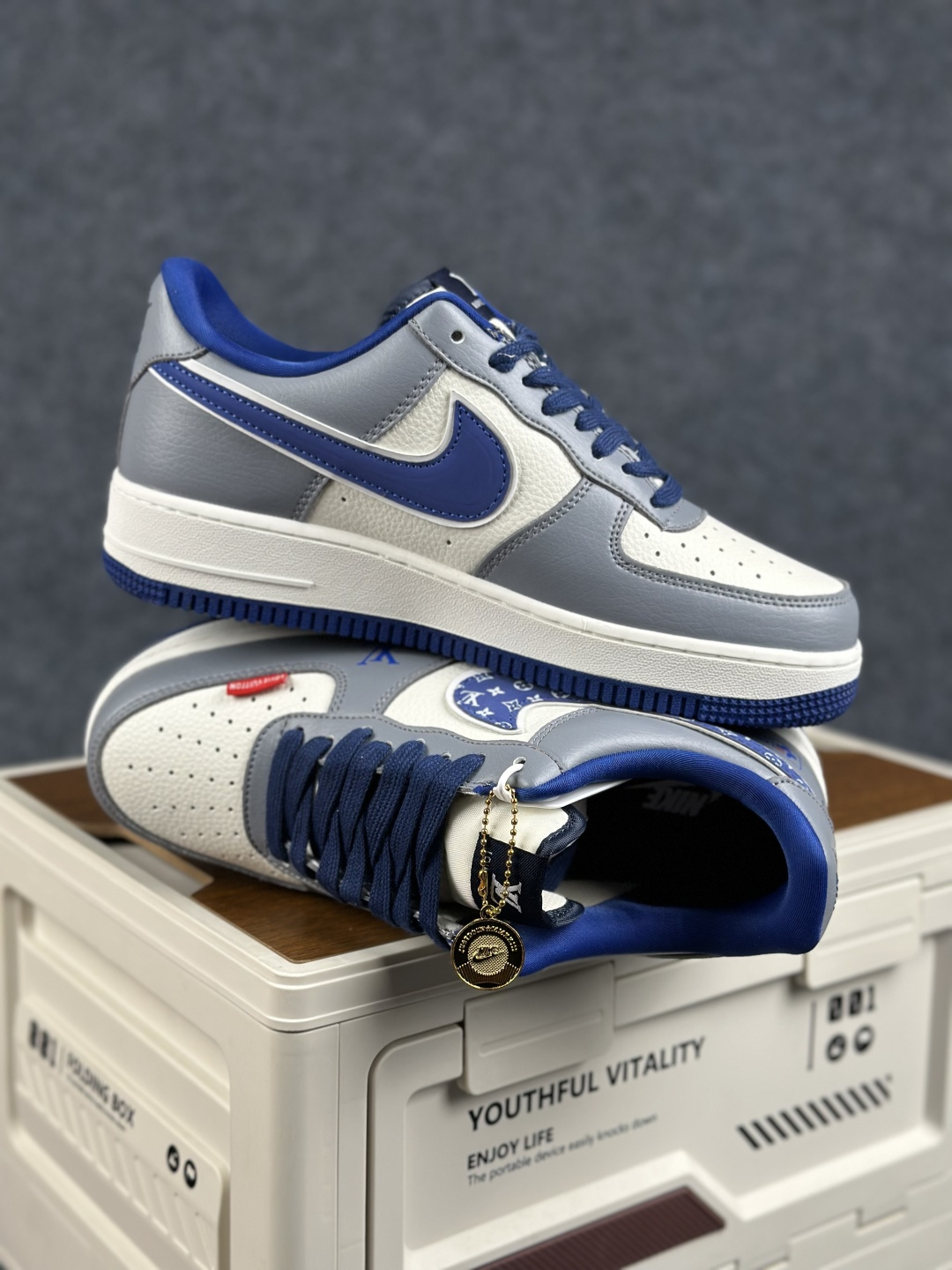 Nike Air Force 1'07 Low 联名款 空军一号低帮休闲板鞋 WY0655-106 Nike Air Force 1'07 Low 联名款 空军一号低帮休闲板鞋 WY0655-106