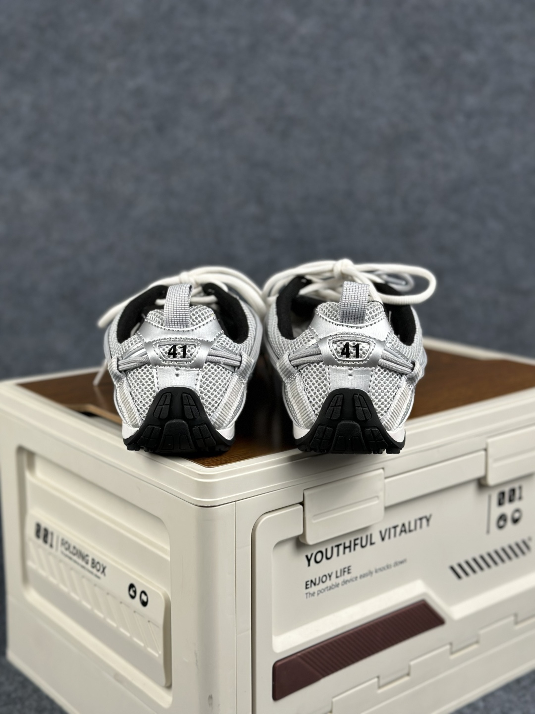 巴黎世家25代 Monday Ultra 棕色 灯芯绒织物面 配置依旧拉满Balenciaga 圆头系带低帮生活休闲鞋-Top High Quatity Cheap Sneakers Fashion Clothing Clothes Bags handbags Shoes of all Brand wholesale With The best Quality And Beautiful Price from China Factory Chinese suppliers wholesaler seller 巴黎世家25代 Monday Ultra 棕色 灯芯绒织物面 配置依旧拉满Balenciaga 圆头系带低帮生活休闲鞋