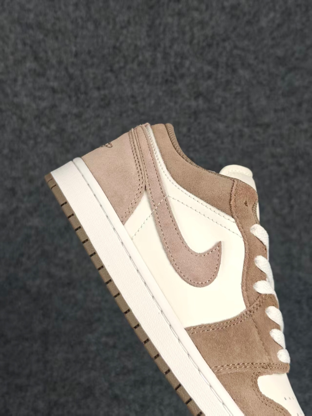 AJ1Low低帮:Jordan Air Jordan 1 舒适贴合 低帮 复古篮球鞋 男女款 粉白 ❤️实拍如图 所见即 AJ1Low低帮:Jordan Air Jordan 1 舒适贴合 低帮 复古篮球鞋 男女款 粉白 ❤️实拍如图 所见即