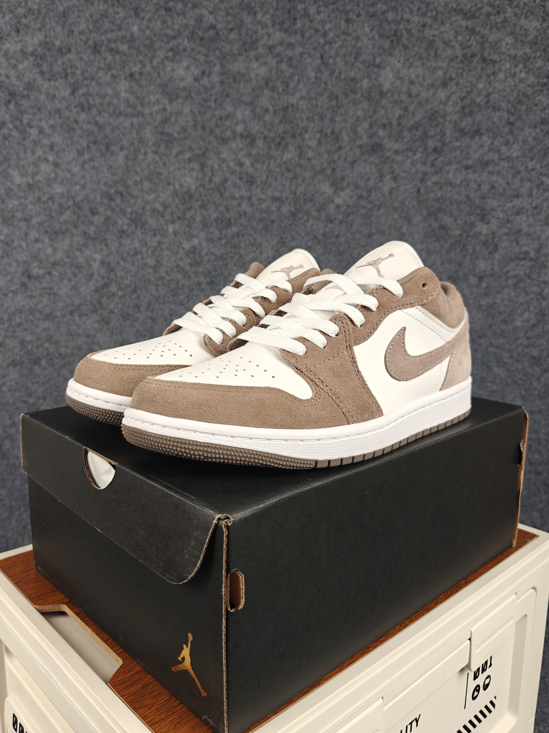 AJ1Low低帮:Jordan Air Jordan 1 舒适贴合 低帮 复古篮球鞋 男女款 粉白 ❤️实拍如图 所见即 AJ1Low低帮:Jordan Air Jordan 1 舒适贴合 低帮 复古篮球鞋 男女款 粉白 ❤️实拍如图 所见即