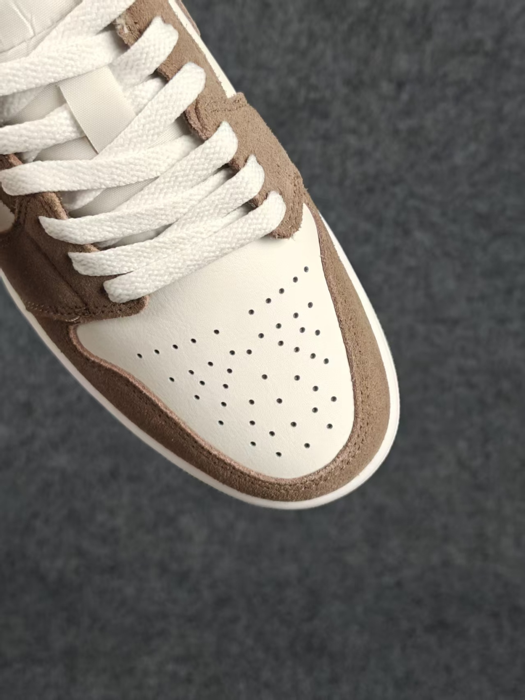 AJ1Low低帮:Jordan Air Jordan 1 舒适贴合 低帮 复古篮球鞋 男女款 粉白 ❤️实拍如图 所见即 AJ1Low低帮:Jordan Air Jordan 1 舒适贴合 低帮 复古篮球鞋 男女款 粉白 ❤️实拍如图 所见即