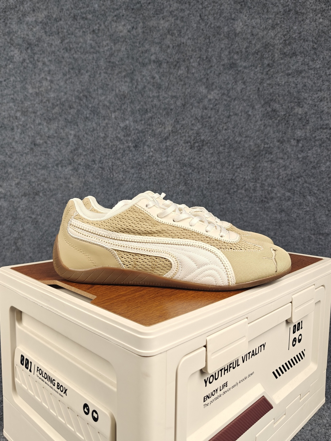 Puma Speedcet OG 彪马低帮复古运动休闲赛车跑鞋 以趣味十足又前卫复古的设计引领潮流,将赛道精神融入街头 Puma Speedcet OG 彪马低帮复古运动休闲赛车跑鞋 以趣味十足又前卫复古的设计引领潮流,将赛道精神融入街头