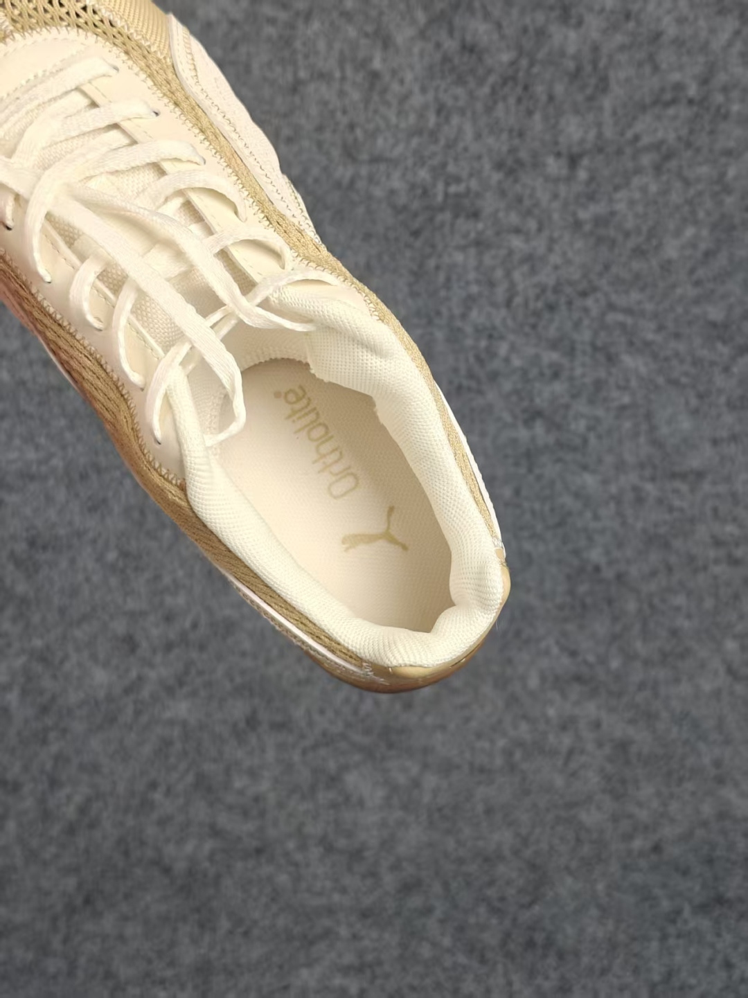 Puma Speedcet OG 彪马低帮复古运动休闲赛车跑鞋 以趣味十足又前卫复古的设计引领潮流,将赛道精神融入街头 Puma Speedcet OG 彪马低帮复古运动休闲赛车跑鞋 以趣味十足又前卫复古的设计引领潮流,将赛道精神融入街头