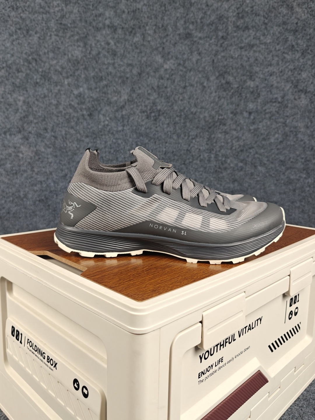 始祖鸟·Arc'teryx KNORVAN SL3系列 未来之壳系列低帮轻量化透气越野徒步户外运动跑鞋“  又到了登山的