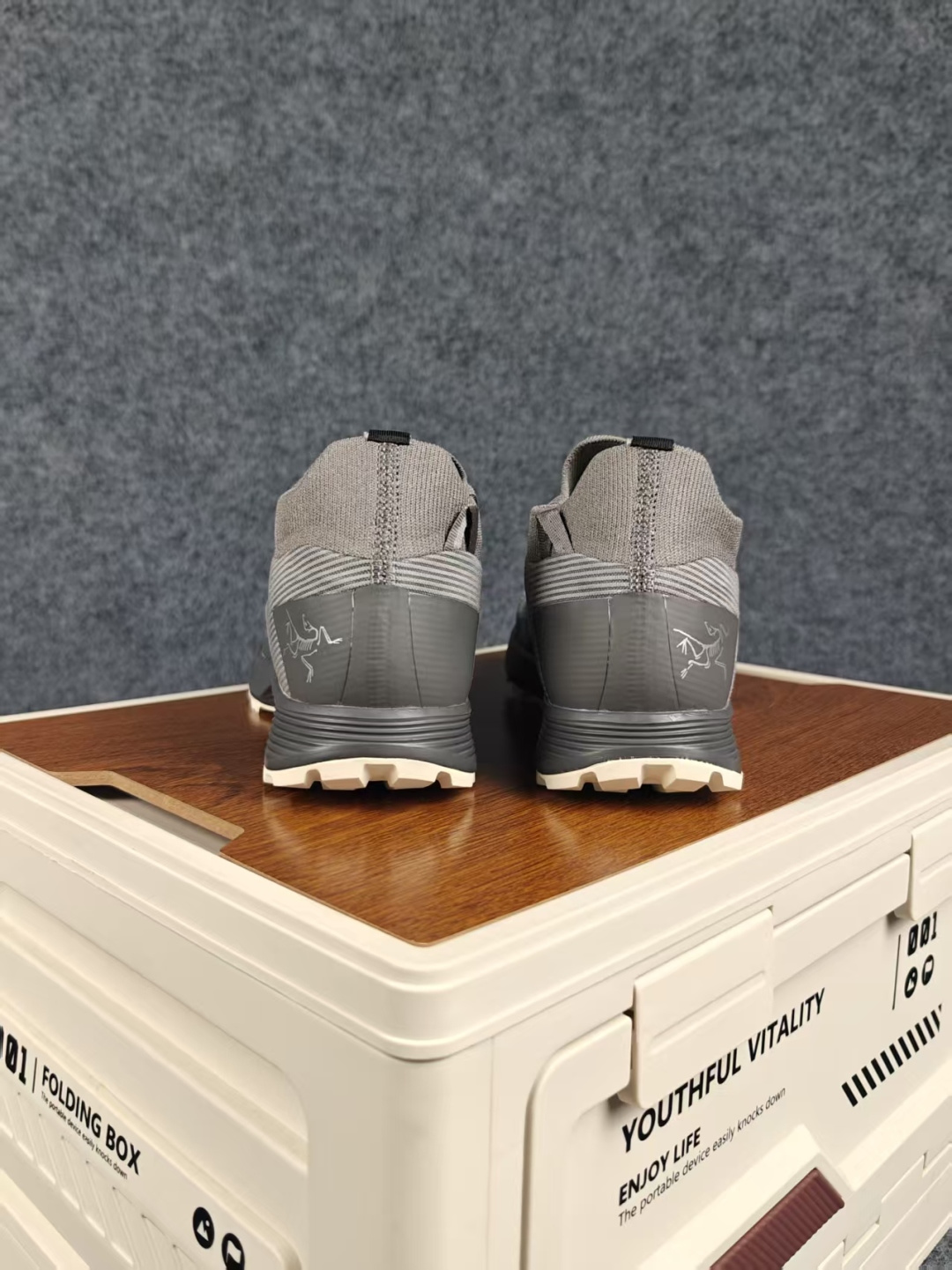 始祖鸟·Arc'teryx KNORVAN SL3系列 未来之壳系列低帮轻量化透气越野徒步户外运动跑鞋“  又到了登山的