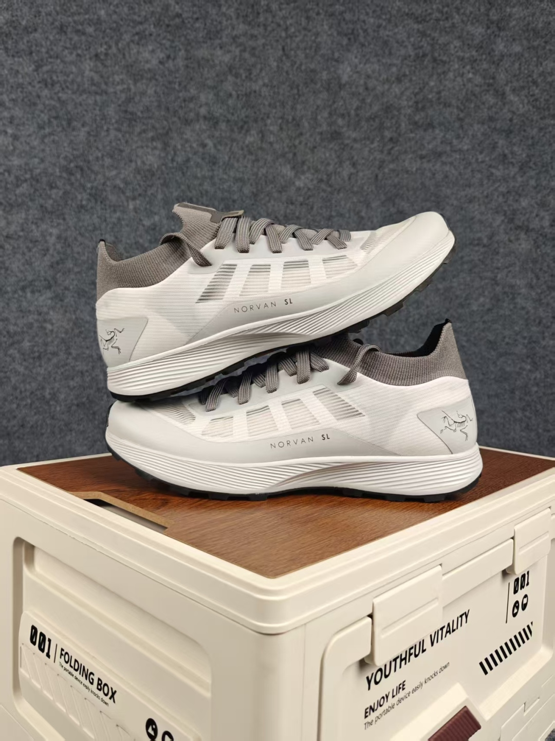 始祖鸟·Arc'teryx KNORVAN SL3系列 未来之壳系列低帮轻量化透气越野徒步户外运动跑鞋“  又到了登山的