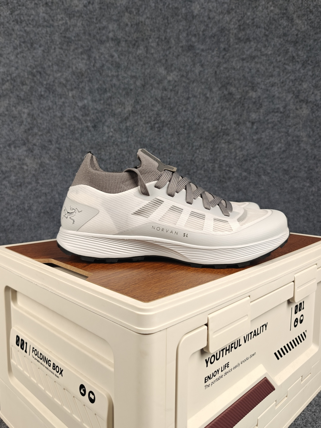 始祖鸟·Arc'teryx KNORVAN SL3系列 未来之壳系列低帮轻量化透气越野徒步户外运动跑鞋“  又到了登山的