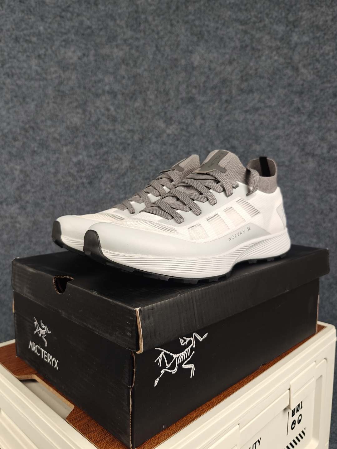始祖鸟·Arc'teryx KNORVAN SL3系列 未来之壳系列低帮轻量化透气越野徒步户外运动跑鞋“  又到了登山的