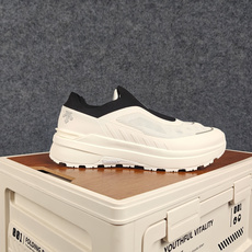 DESCENTE EASE AIR JR 迪桑特 运动慢跑鞋 大厂出品 透气针织鞋面搭配 BOA螺丝系带系统 带来舒 DESCENTE EASE AIR JR 迪桑特 运动慢跑鞋 大厂出品 透气针织鞋面搭配 BOA螺丝系带系统 带来舒