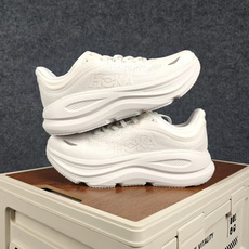 HOKA ONE ONE Bondi 9 G机能缓震跑鞋 #鞋面部分采用工程网眼面料,可以确保必要的透气性能。使用了全新 HOKA ONE ONE Bondi 9 G机能缓震跑鞋 #鞋面部分采用工程网眼面料,可以确保必要的透气性能。使用了全新