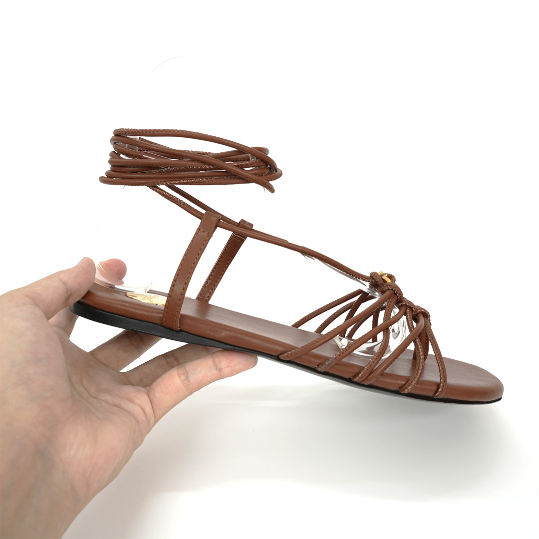 Yves Saint Laurent Sandals: Classic Design with Unique Knitting and High-Fashion Brand Identity - 图片 3