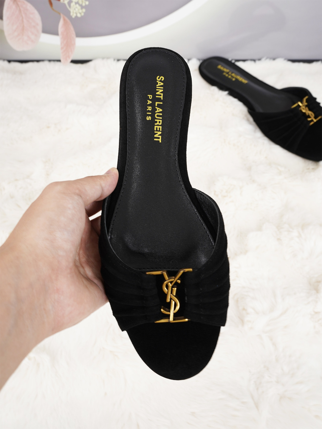 Saint Laurent 专柜款经典鞋履 3