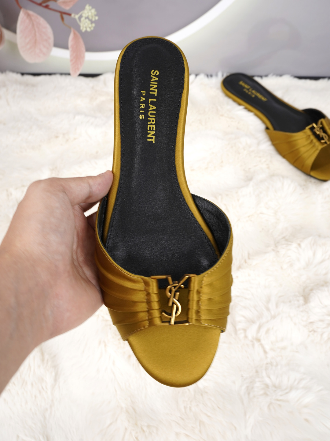 Saint Laurent Classic Luxury Leather Shoe Loafer Shoes Ref.0F1B0BE3 3