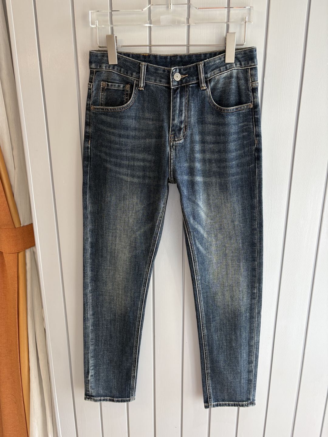 Luxurious Custom-Made Jeans with Top-Level Embroidery and Hardware - 图片 3
