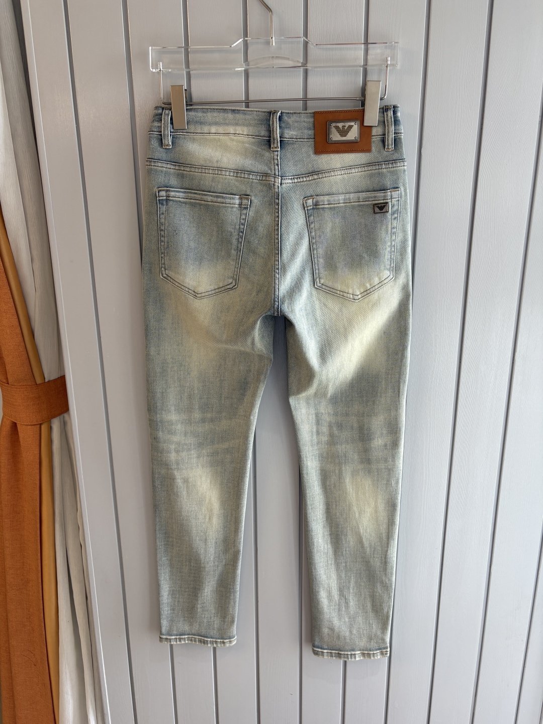 Luxurious Custom-Made Jeans with Unique Design and Top-Level Embroidery - 图片 4
