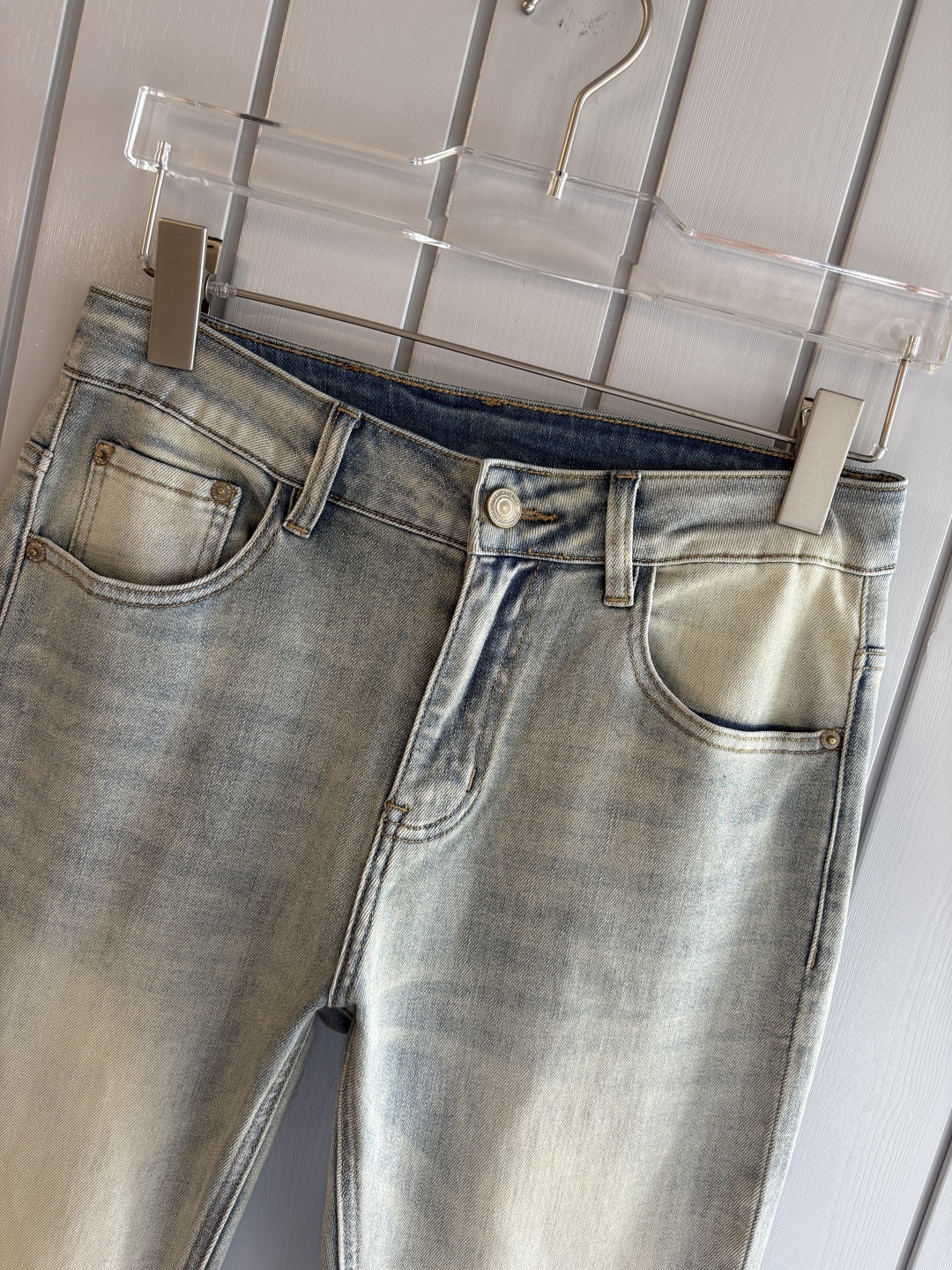 Luxurious Custom-Made Jeans with Unique Design and Top-Level Embroidery - 图片 5
