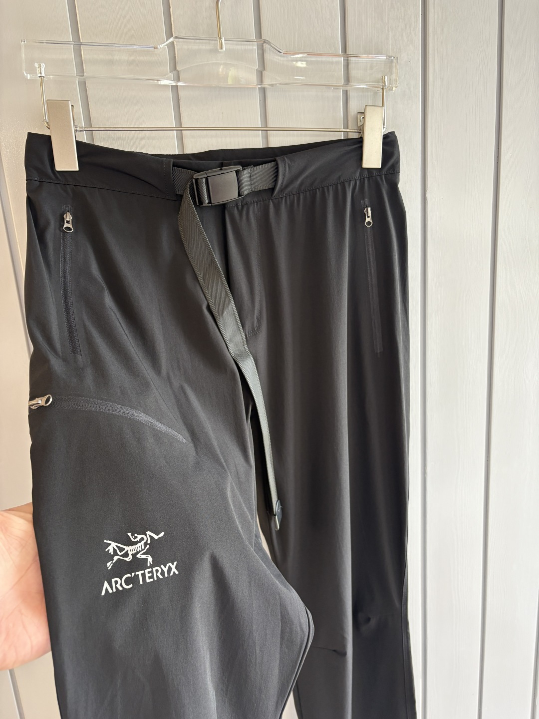 始祖鸟 官网同步 经典户外 工装裤 颜色超级正 海外同步发型 今年流行趋势 进口科技面料 M-3XL