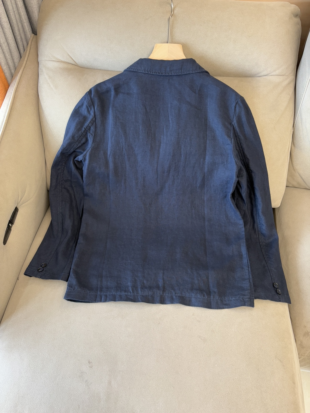 lP🆕麻王”之称顶奢进口亚麻面料复古老钱风款式平驳领两粒扣斜插衬单西顶奢之选！Solbiati亚麻西装，