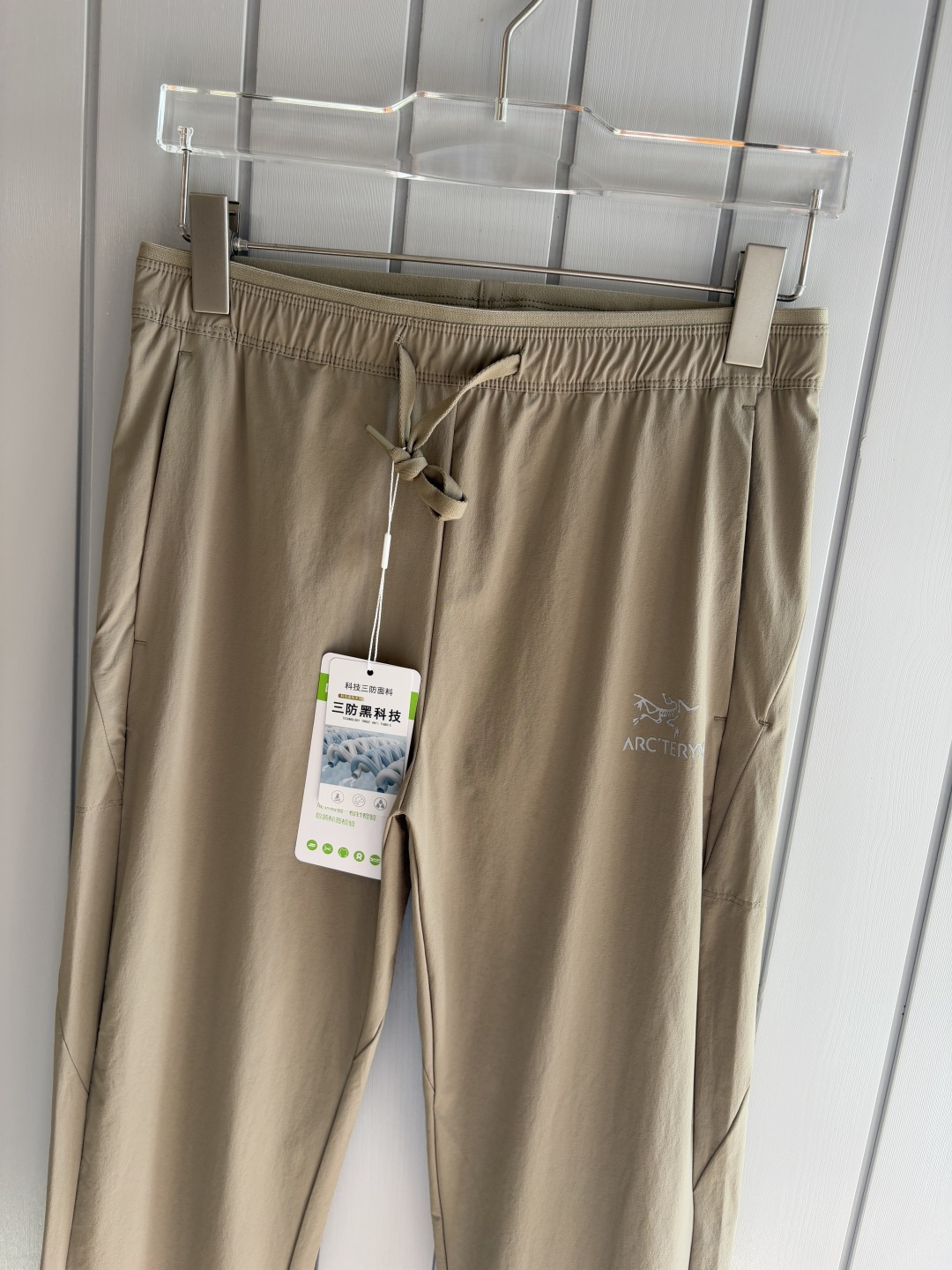 始祖鸟 官网同步 经典户外 工装裤 颜色超级正 海外同步发型 今年流行趋势 进口科技面料 M-3XL