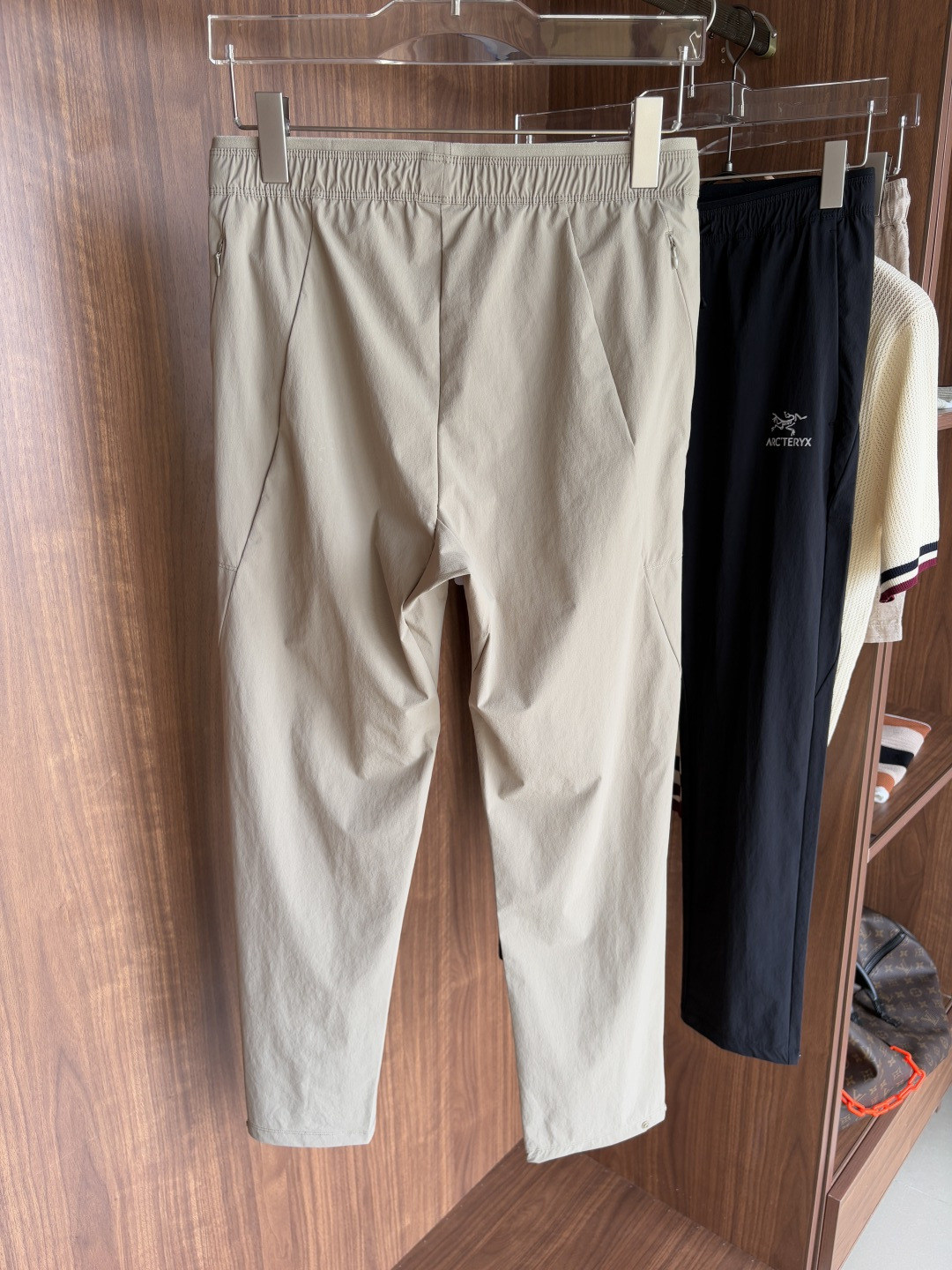 始祖鸟 官网同步 经典户外 工装裤 颜色超级正 海外同步发型 今年流行趋势 进口科技面料 M-3XL