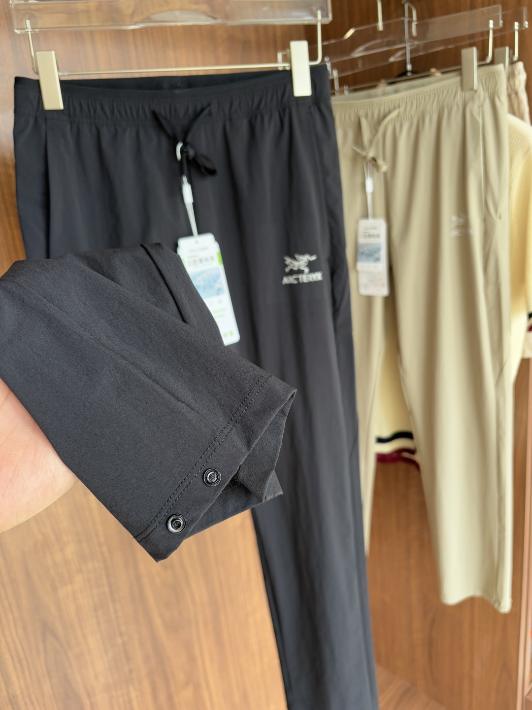 始祖鸟 官网同步 经典户外 工装裤 颜色超级正 海外同步发型 今年流行趋势 进口科技面料 M-3XL