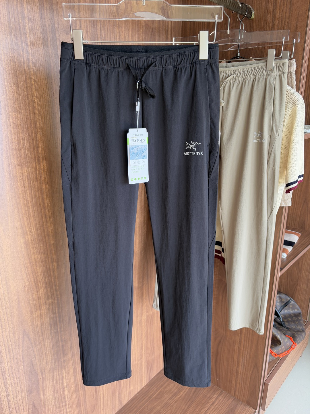 NO:437231,Archaeopteryx official website synchronization classic outdoor work pants super positive color overseas synchronous hairstyles this year's trend import technology fabric M-3XL, arc'teryx,alexander wang19860909始祖鸟 官网同步 经典户外 工装裤 颜色超级正 海外同步发型 今年流行趋势 进口科技面料 M-3XL,arc'teryx,alexander wang,Men's clothing