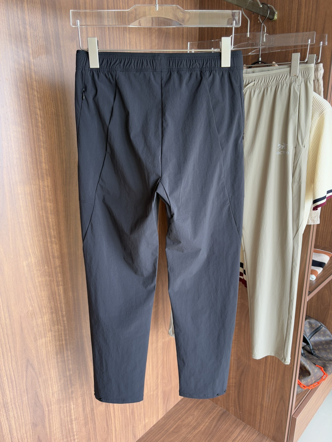 始祖鸟 官网同步 经典户外 工装裤 颜色超级正 海外同步发型 今年流行趋势 进口科技面料 M-3XL