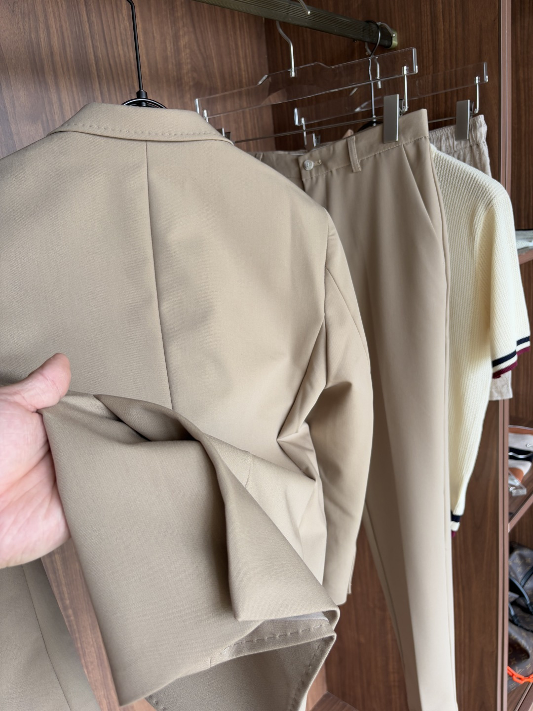 Hand-Sewn Summer Suit: Crafted with Precision and Elegance for Gentlemen - 图片 8