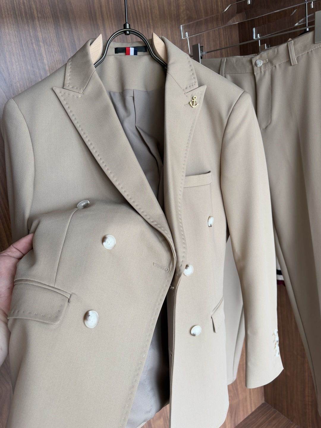 Hand-Sewn Summer Suit: Crafted with Precision and Elegance for Gentlemen - 图片 6