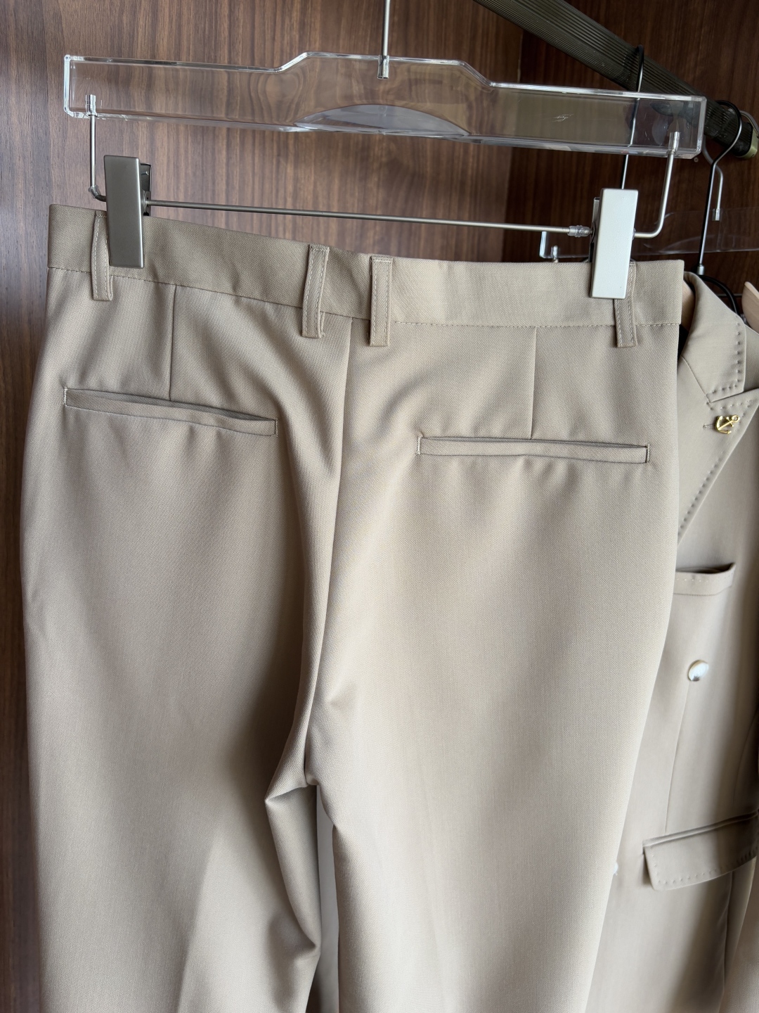 Hand-Sewn Summer Suits: Elegance and Quality Craftsmanship for Gentlemen - 图片 9