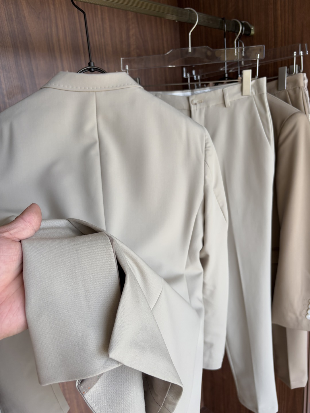 Hand-Sewn Summer Suits: Crafted with Precision and Elegance for Gentlemen - 图片 7