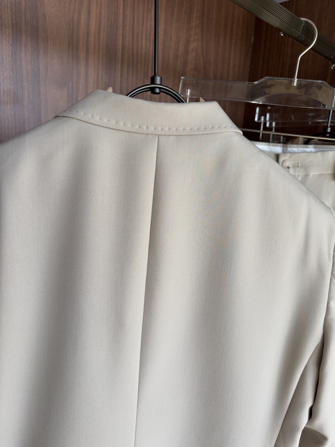 Hand-Sewn Summer Suits: Crafted with Precision and Elegance for Gentlemen - 图片 6
