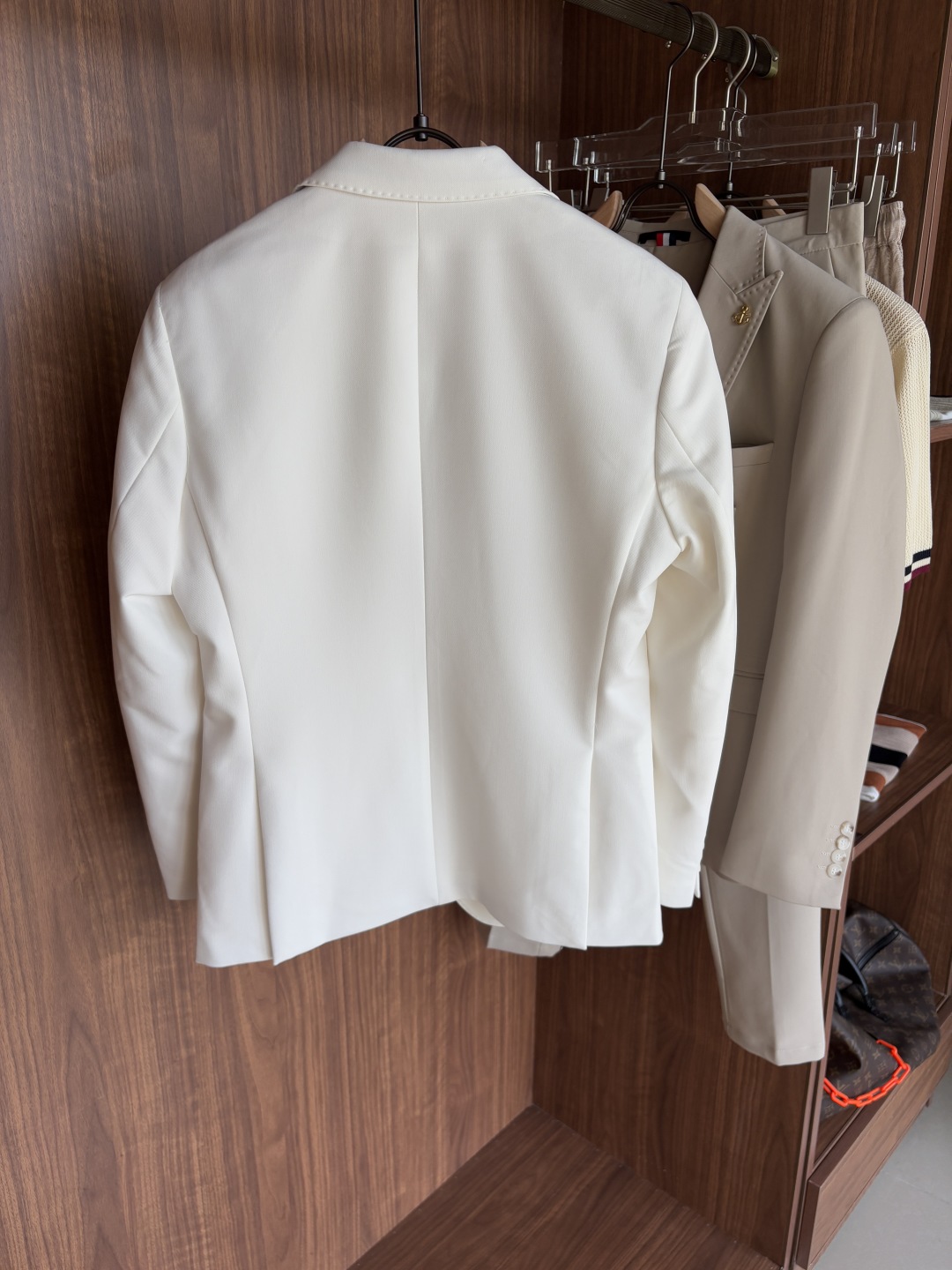 Handmade Summer Suit: Elegant, Detailed, and Unique Craftsmanship for Gentleman’s Style. - 图片 2