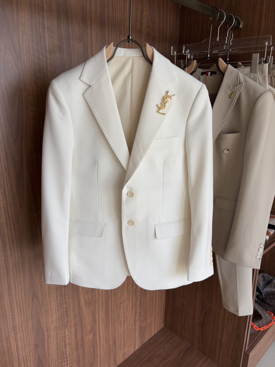 Handmade Summer Suit: Elegant, Detailed, and Unique Craftsmanship for Gentleman’s Style. - 图片 1
