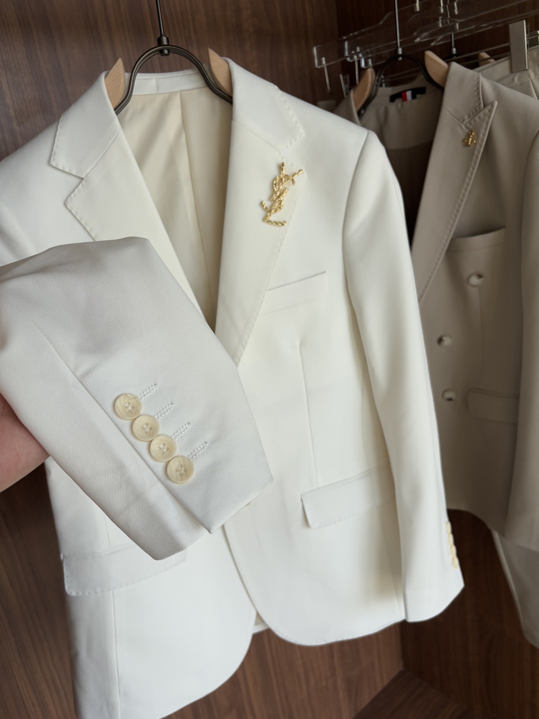 Handmade Summer Suit: Elegant, Detailed, and Unique Craftsmanship for Gentleman’s Style. - 图片 6