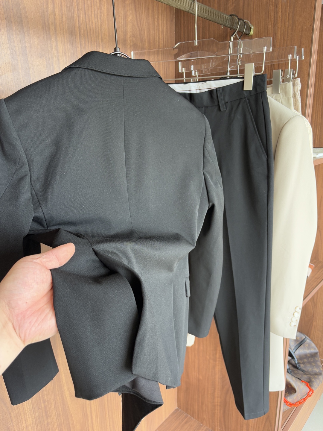 Handmade Summer Suit: Quality, Detail, and Elegance for Gentlemen - 图片 8